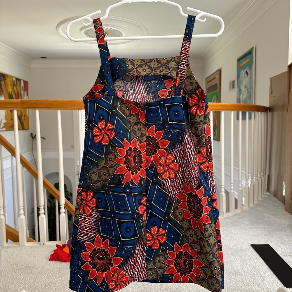 Top shop petite limited edition printed dress with pockets.